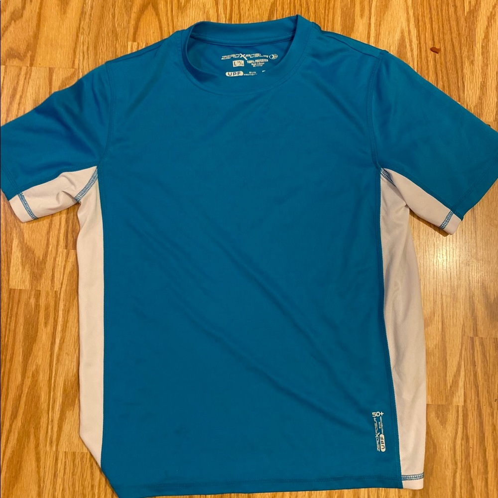 Zero Xposure athletic top